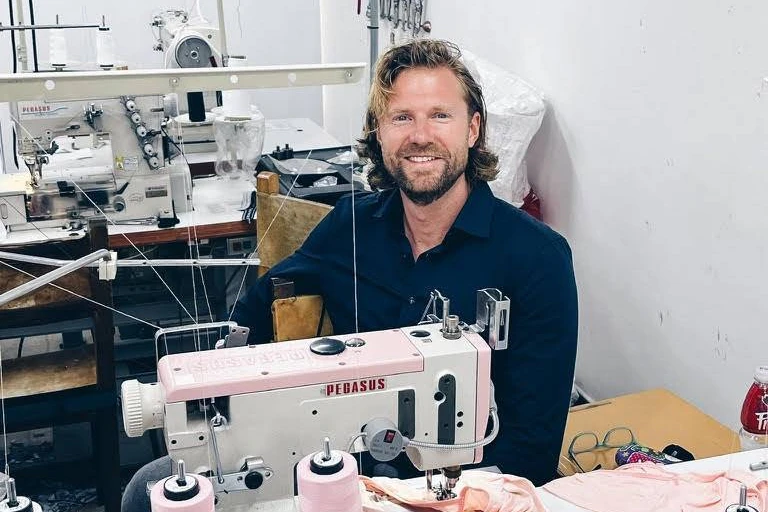 Janwillem van Bright Horizon in Colombia bij een leveranier